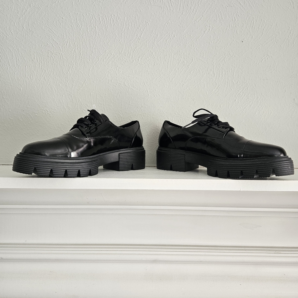 NWOT Stuart Weitzman Nolita Lace Up Oxford Shoes- Black